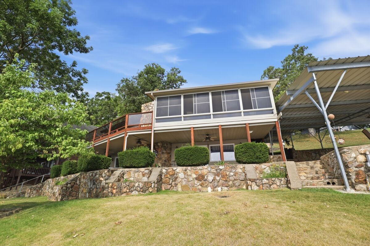 Lake Days Rentals-Sunrise Retreat-image-1